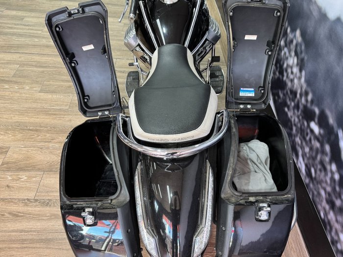 2014 MOTO GUZZI CALIFORNIA TOURING Black