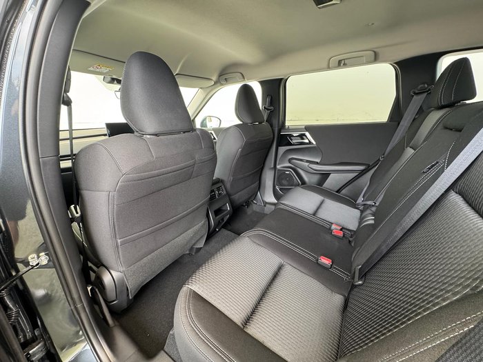 2025 Mitsubishi Outlander LS