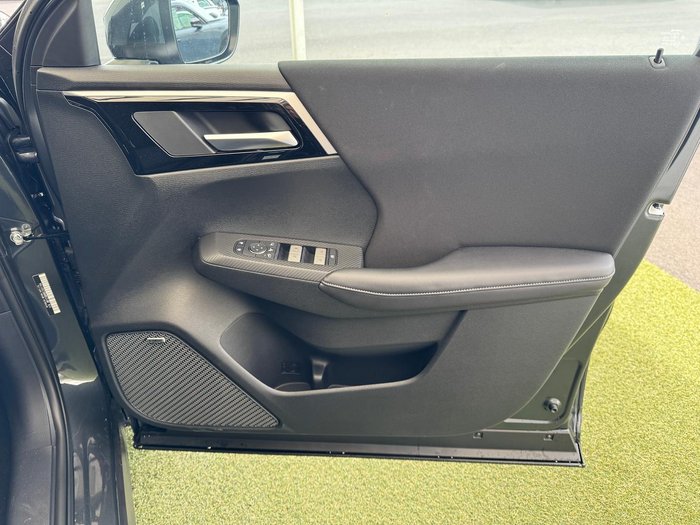 2025 Mitsubishi Outlander LS