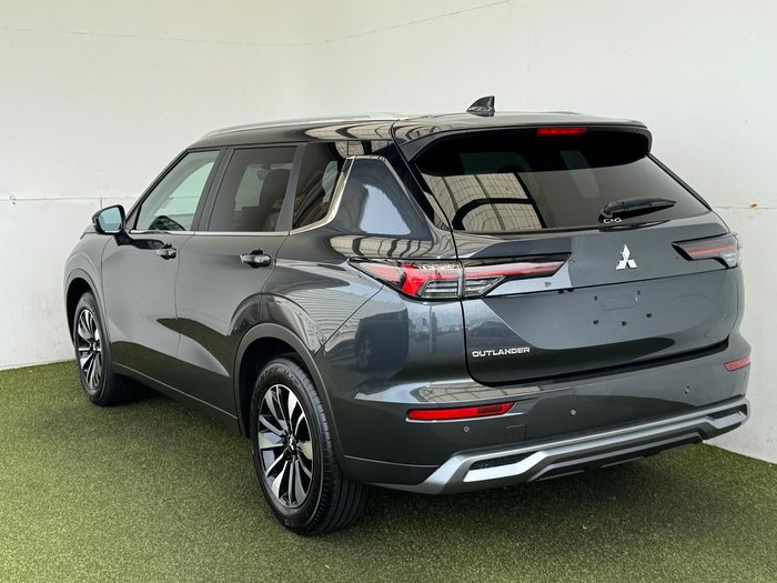 2025 Mitsubishi Outlander LS