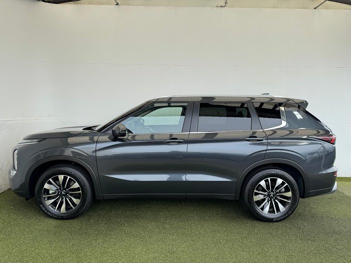 2025 Mitsubishi Outlander LS