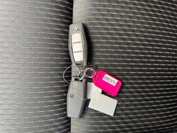 2025 Mitsubishi Outlander LS