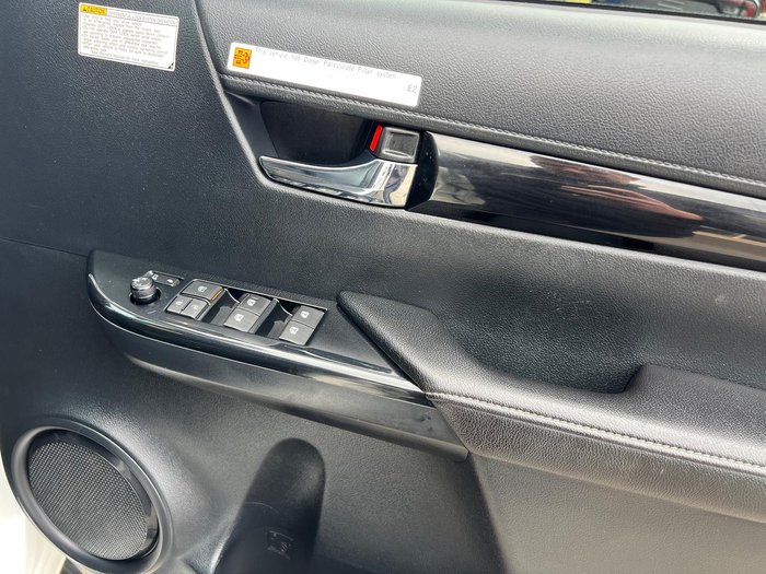 2020 Toyota Hilux Rugged X GUN126R 4X4 Dual Range WHITE