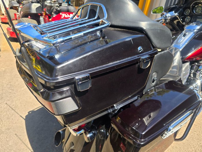 2011 HARLEY-DAVIDSON FLHTCUSE6 CVO U/C ELECTRAGLIDE Black/Red