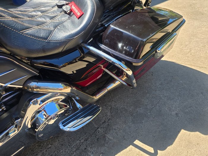 2011 HARLEY-DAVIDSON FLHTCUSE6 CVO U/C ELECTRAGLIDE Black/Red