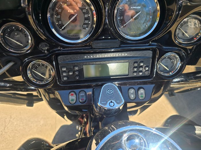 2011 HARLEY-DAVIDSON FLHTCUSE6 CVO U/C ELECTRAGLIDE Black/Red