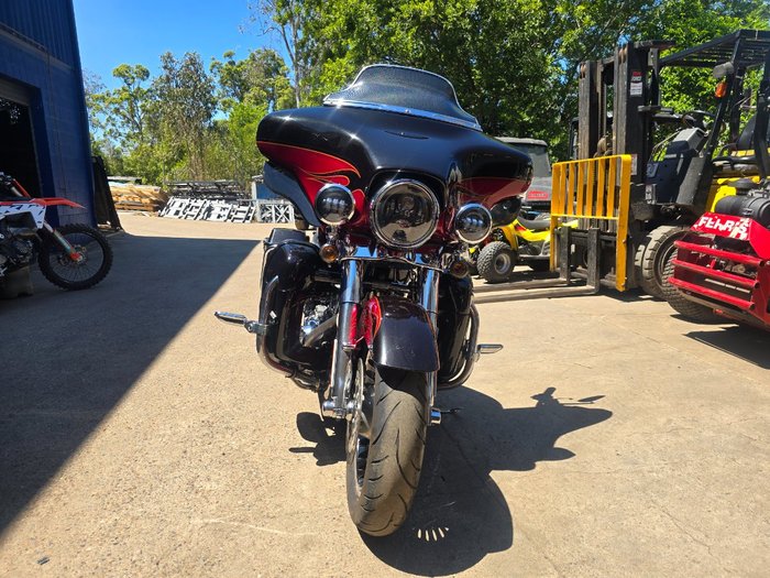 2011 HARLEY-DAVIDSON FLHTCUSE6 CVO U/C ELECTRAGLIDE Black/Red