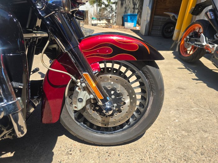 2011 HARLEY-DAVIDSON FLHTCUSE6 CVO U/C ELECTRAGLIDE Black/Red