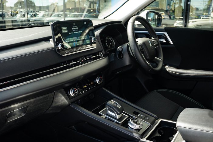 2022 Mitsubishi Outlander LS