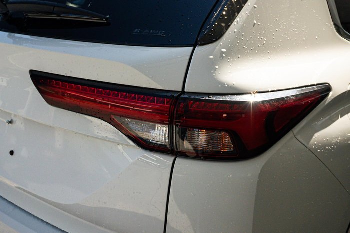 2022 Mitsubishi Outlander LS