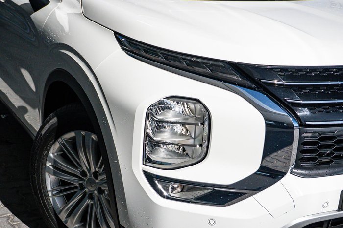 2022 Mitsubishi Outlander LS