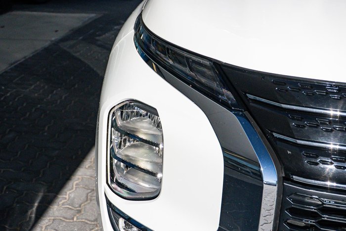 2022 Mitsubishi Outlander LS