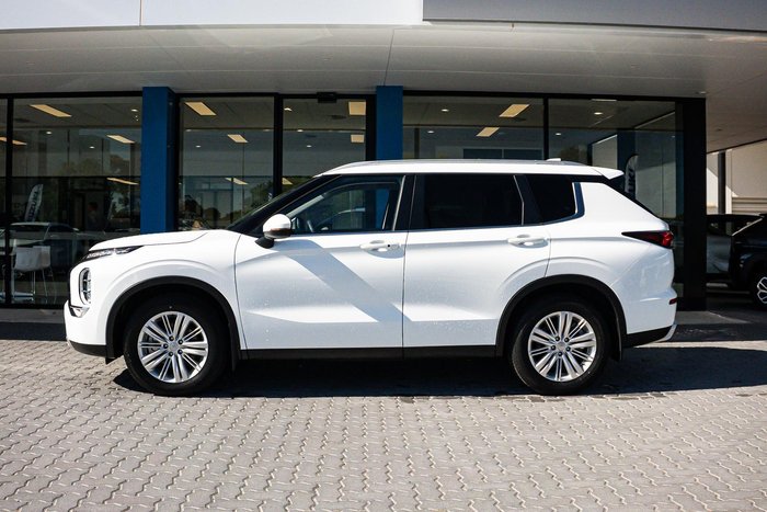 2022 Mitsubishi Outlander LS