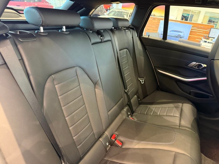 2023 BMW 3 Series 330i M Sport