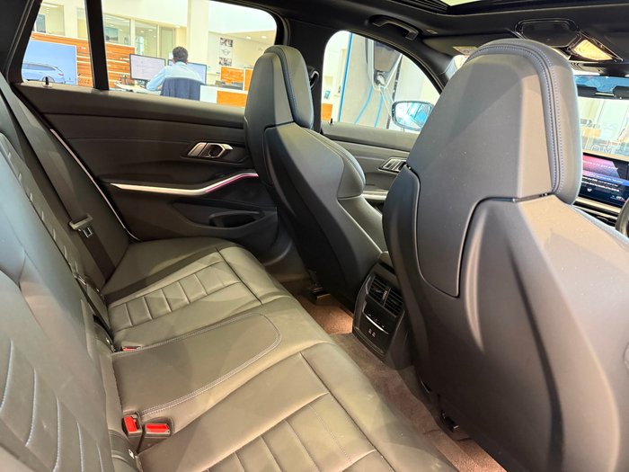 2023 BMW 3 Series 330i M Sport
