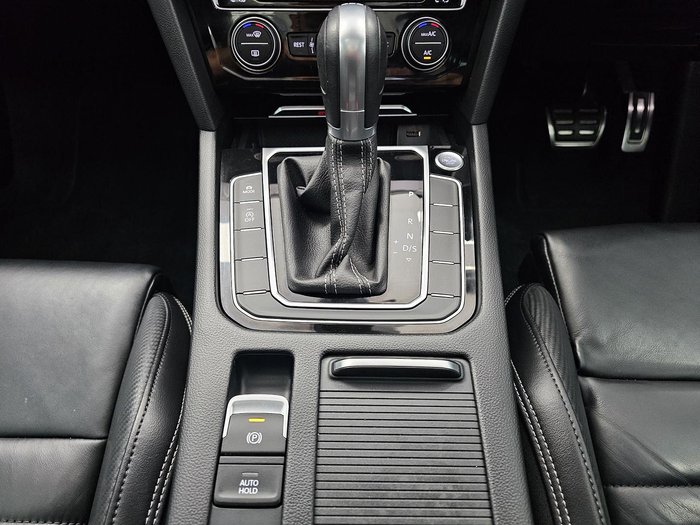 2019 Volkswagen Passat 206TSI R-Line