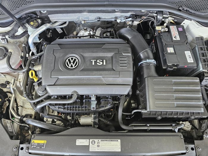 2019 Volkswagen Passat 206TSI R-Line