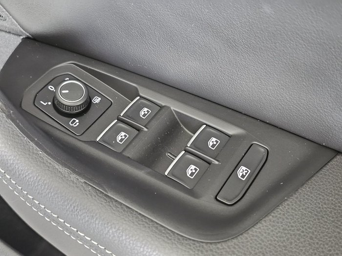 2019 Volkswagen Passat 206TSI R-Line