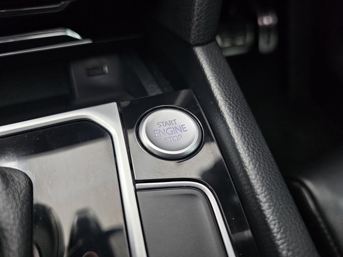 2019 Volkswagen Passat 206TSI R-Line