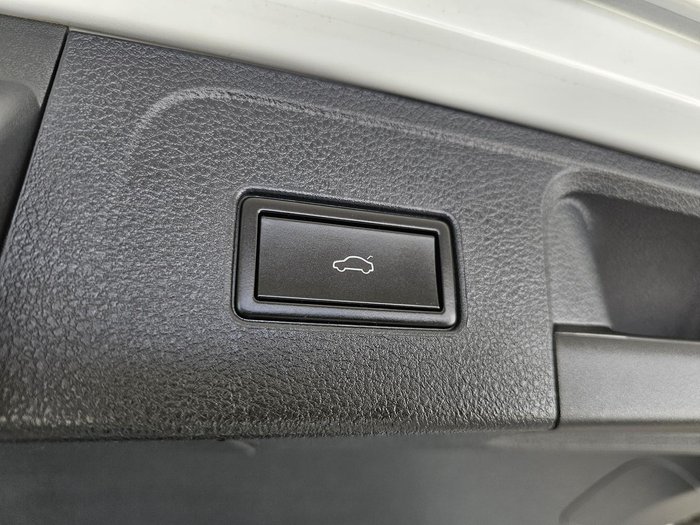 2019 Volkswagen Passat 206TSI R-Line