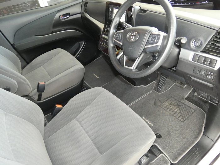 2017 Toyota Tarago GLi