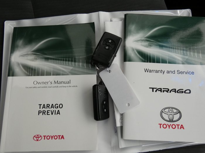 2017 Toyota Tarago GLi