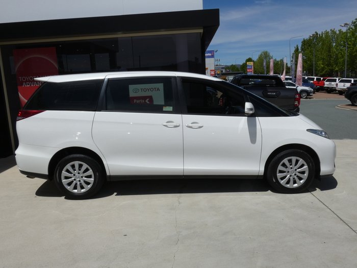 2017 Toyota Tarago GLi