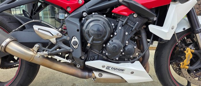 2013 Triumph STREET TRIPLE R (NON ABS) WHITE