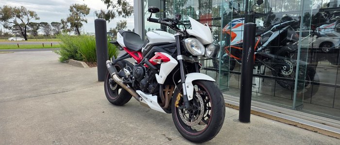 2013 Triumph STREET TRIPLE R (NON ABS) WHITE