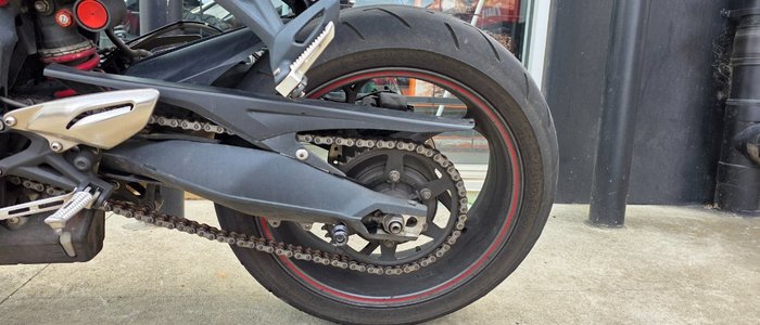 2013 Triumph STREET TRIPLE R (NON ABS) WHITE