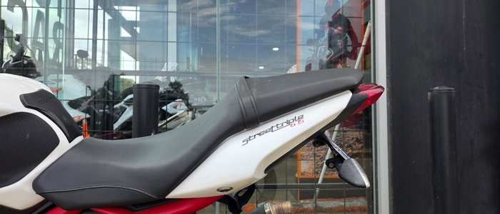 2013 Triumph STREET TRIPLE R (NON ABS) WHITE