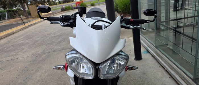 2013 Triumph STREET TRIPLE R (NON ABS) WHITE