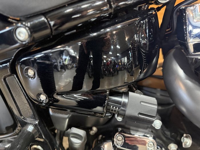 2022 Harley-davidson FXBRS BREAKOUT (114) HIGHTAIL YELLOW PEARL