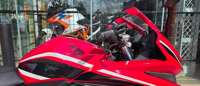 2017 Honda CBR500R RED
