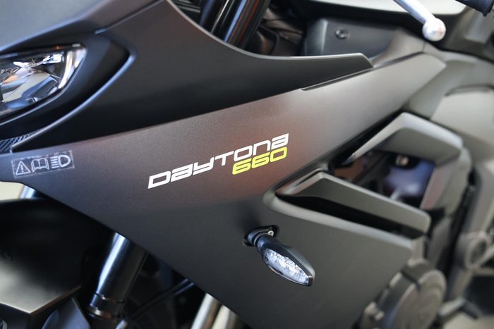 2025 Triumph Daytona 660 Daytona Black