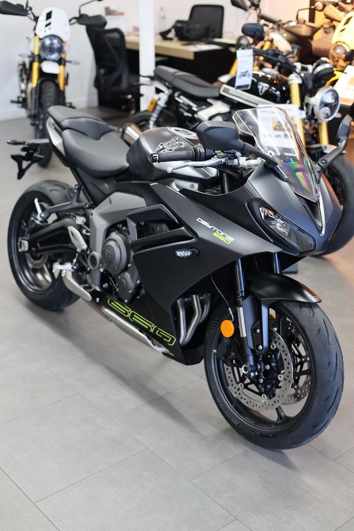 2025 Triumph Daytona 660 Daytona Black