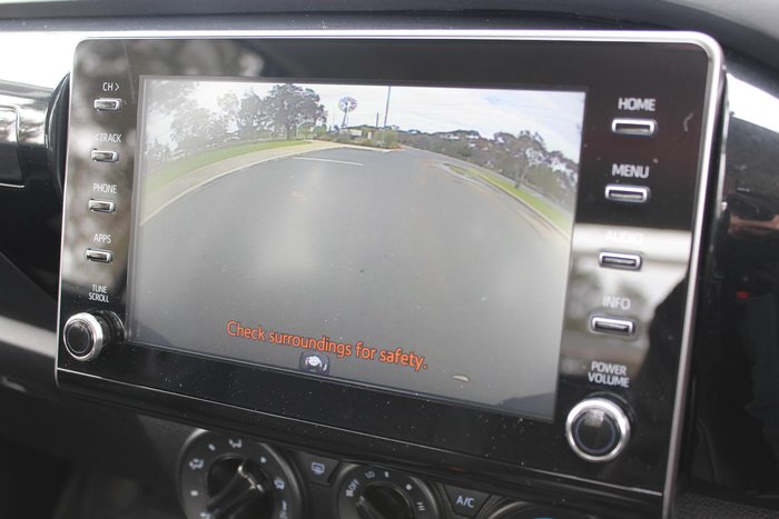 2022 Toyota Hilux SR