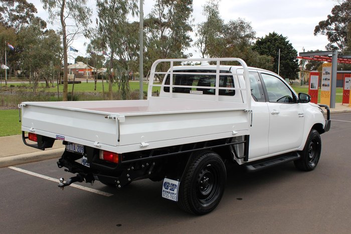 2022 Toyota Hilux SR