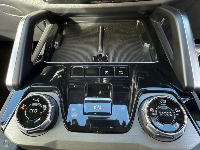 2025 LDV D90 Executive