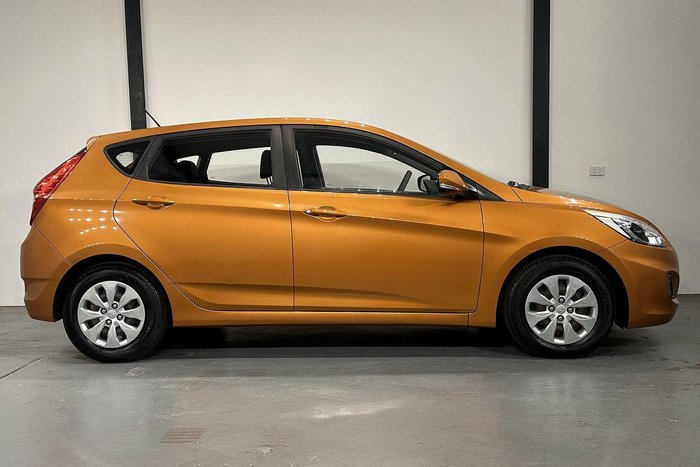 2016 Hyundai Accent Active