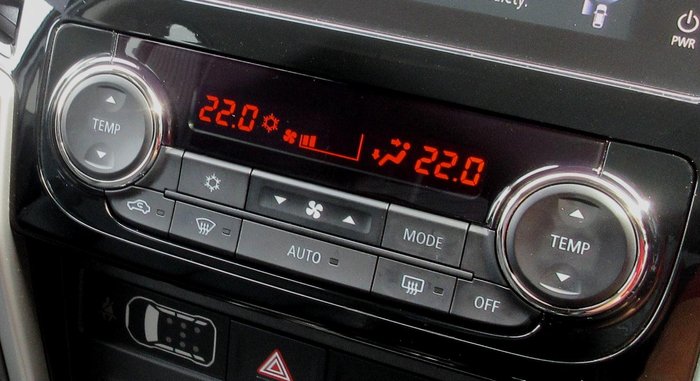 2023 Mitsubishi Triton Xtreme