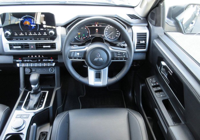 2025 Mitsubishi Triton GLS