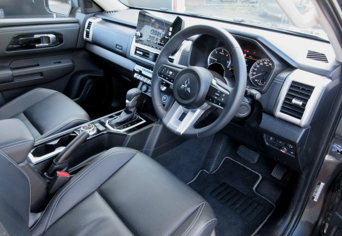 2025 Mitsubishi Triton GLS