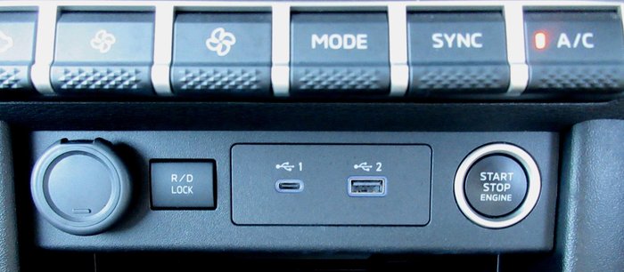 2025 Mitsubishi Triton GLS