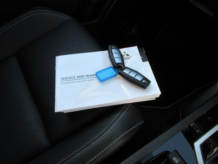 2025 Mitsubishi Triton GLS