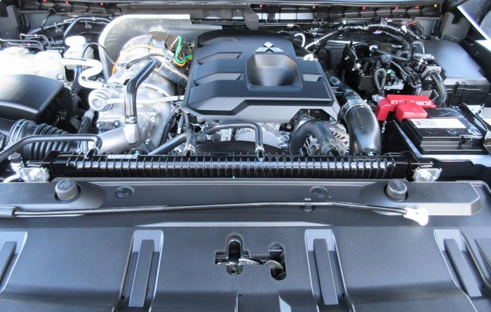 2025 Mitsubishi Triton GLS