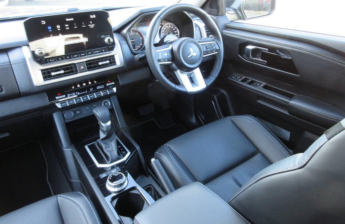 2025 Mitsubishi Triton GLS