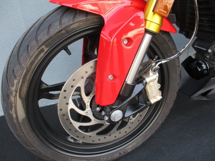 2019 BMW Motorrad G 310 R RED
