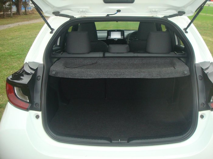 2020 Toyota Yaris Ascent Sport