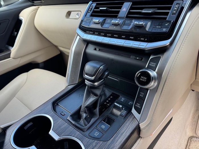 2022 Toyota Landcruiser VX